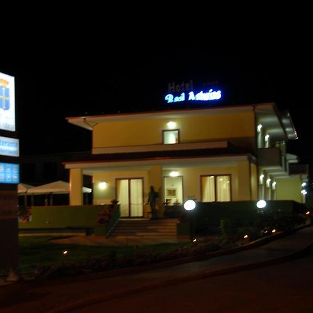 אקואפסה Real Asturias Hotel מראה חיצוני תמונה