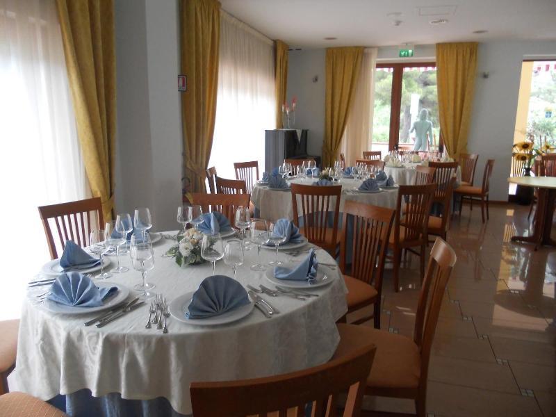 אקואפסה Real Asturias Hotel מראה חיצוני תמונה