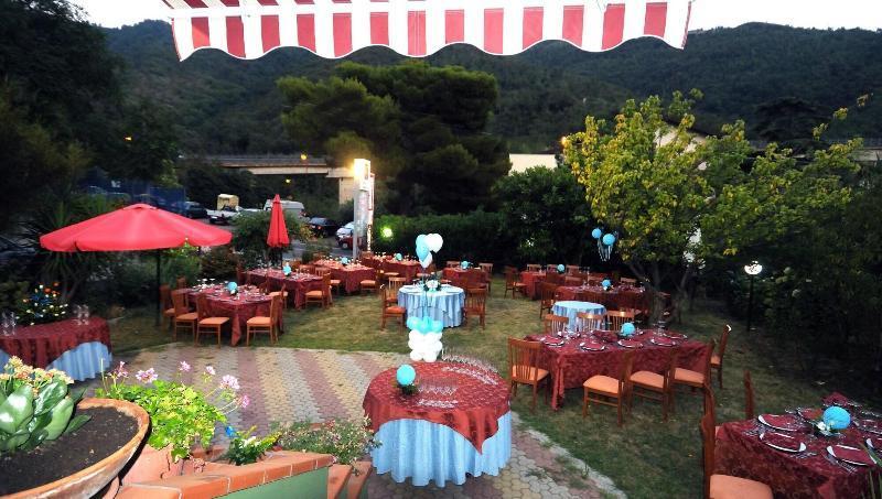 אקואפסה Real Asturias Hotel מראה חיצוני תמונה