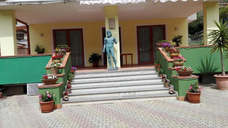אקואפסה Real Asturias Hotel מראה חיצוני תמונה