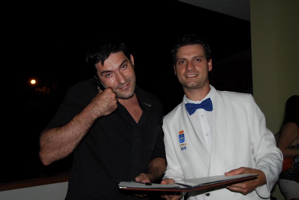 אקואפסה Real Asturias Hotel מראה חיצוני תמונה